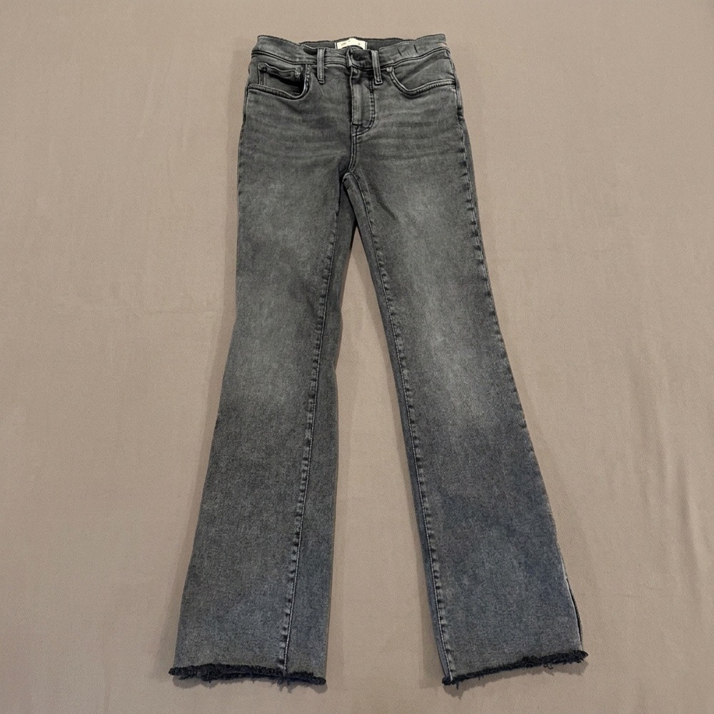 Madewell Kick Out Full-Length Jeans Womens 27 Paynes Wash Flare Raw Hem Slit